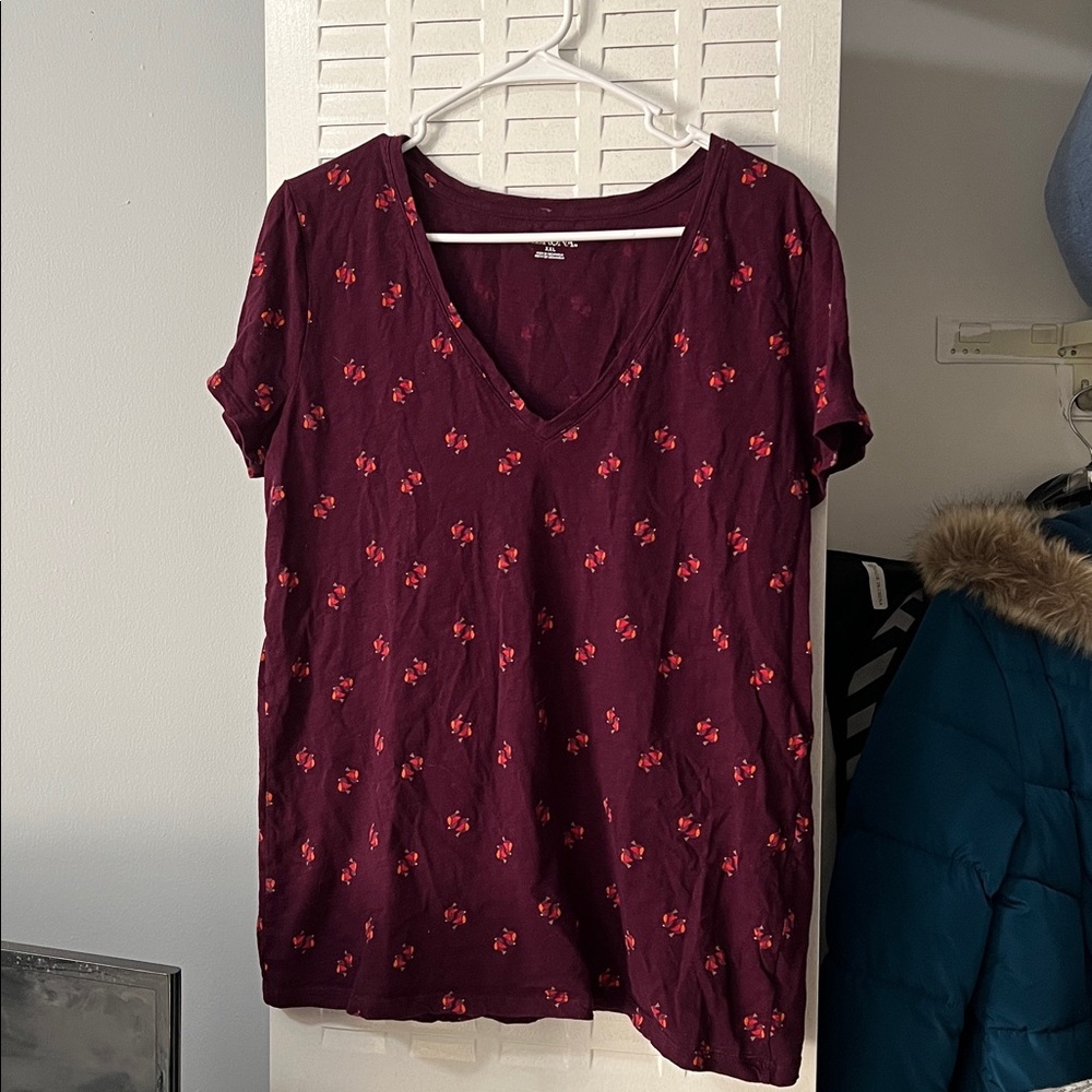 Merona Women's XXL Maroon Printed V-Neck T-Shirt